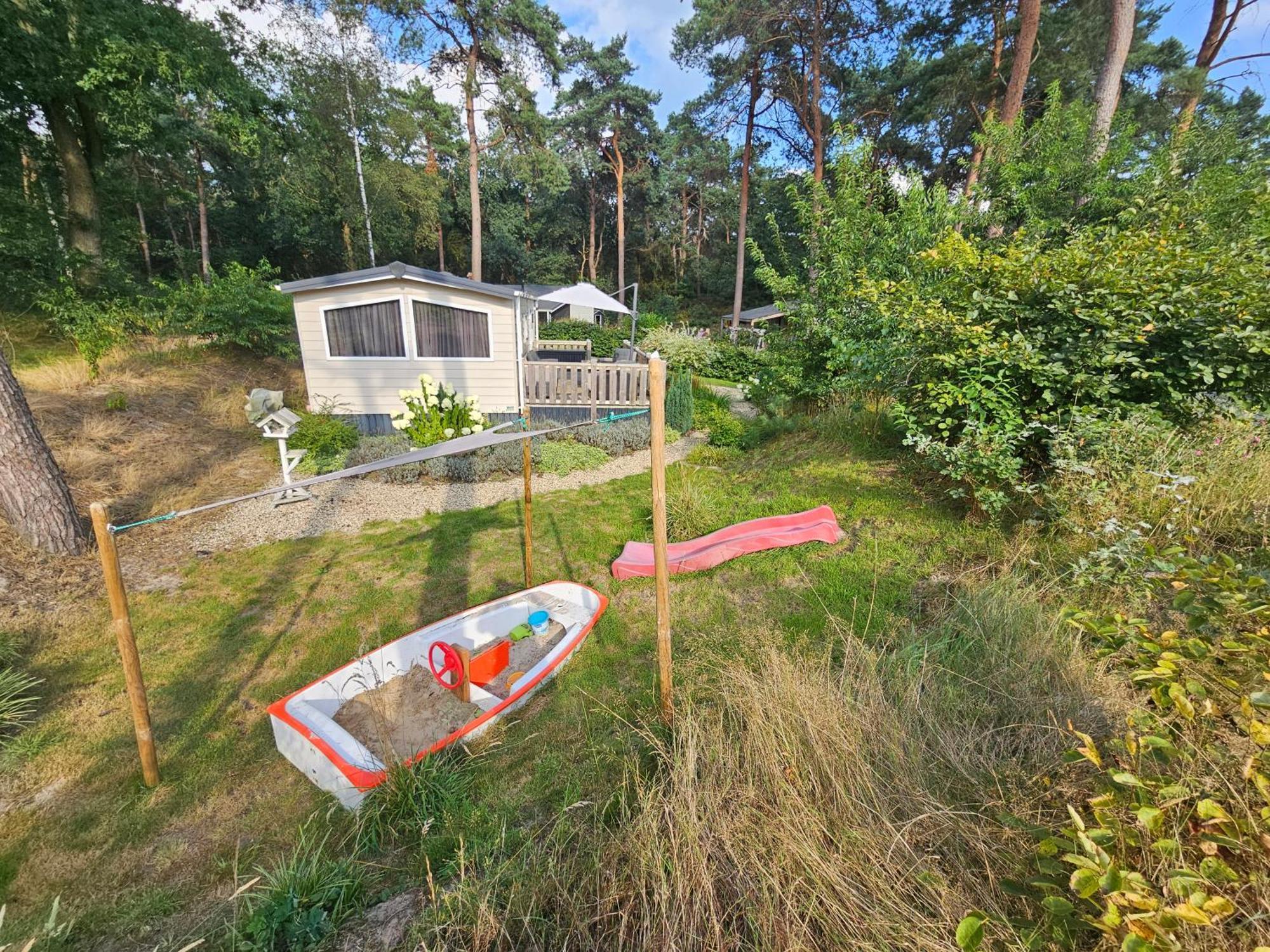 Luxe 4 Persoons Chalet Op 5 Sterren Camping Raalte Exterior foto